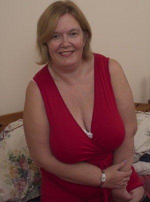 Mature.nl Large British mature lady with big natural tits getting dirty mature xxx sex photo