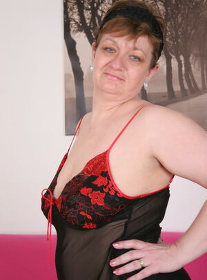 Mature.nl Horny big bottom mama playing with herself mature xxx sex photo