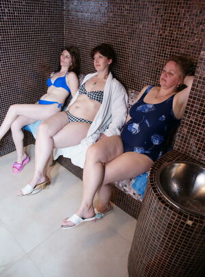 Mature.nl Take a lokk at an all female mature sauna mature xxx sex photo