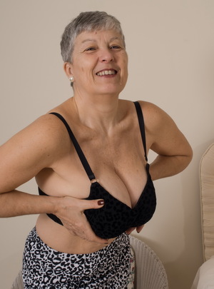 Mature.nl British big breasted mature lady getting naughty mature xxx sex photo