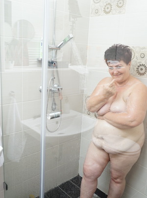 Mature.nl Mature BBW getting seduced for sex in the shower mature xxx sex photo