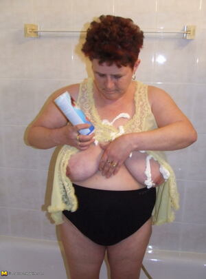 Mature.nl Big mature slut getting nasty in the shower mature xxx sex photo